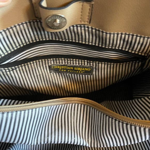 Tan bag - Picture 6 of 11